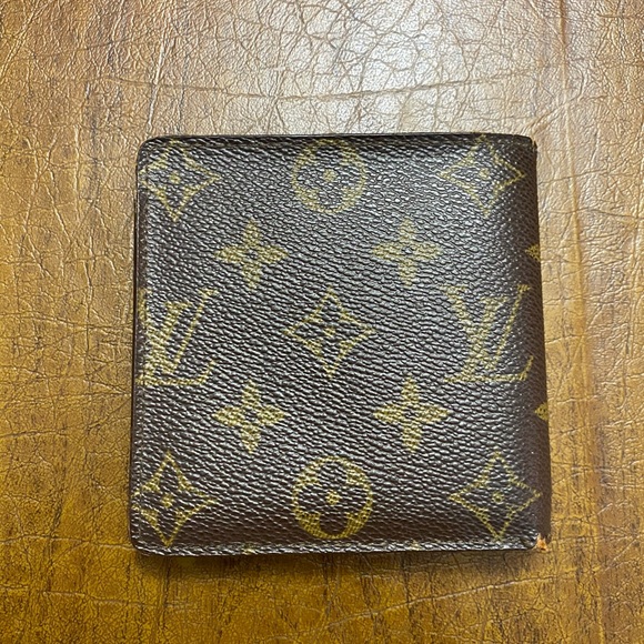 Louis Vuitton monogram wallet - Picture 1 of 7